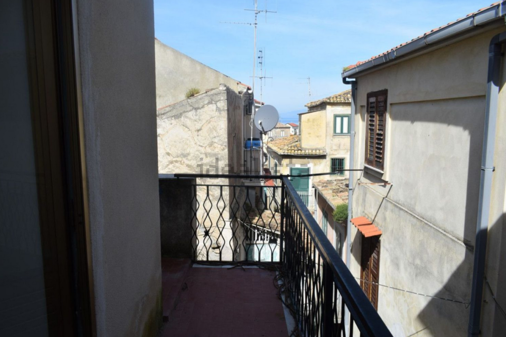 Pizzo city center apartment for sale