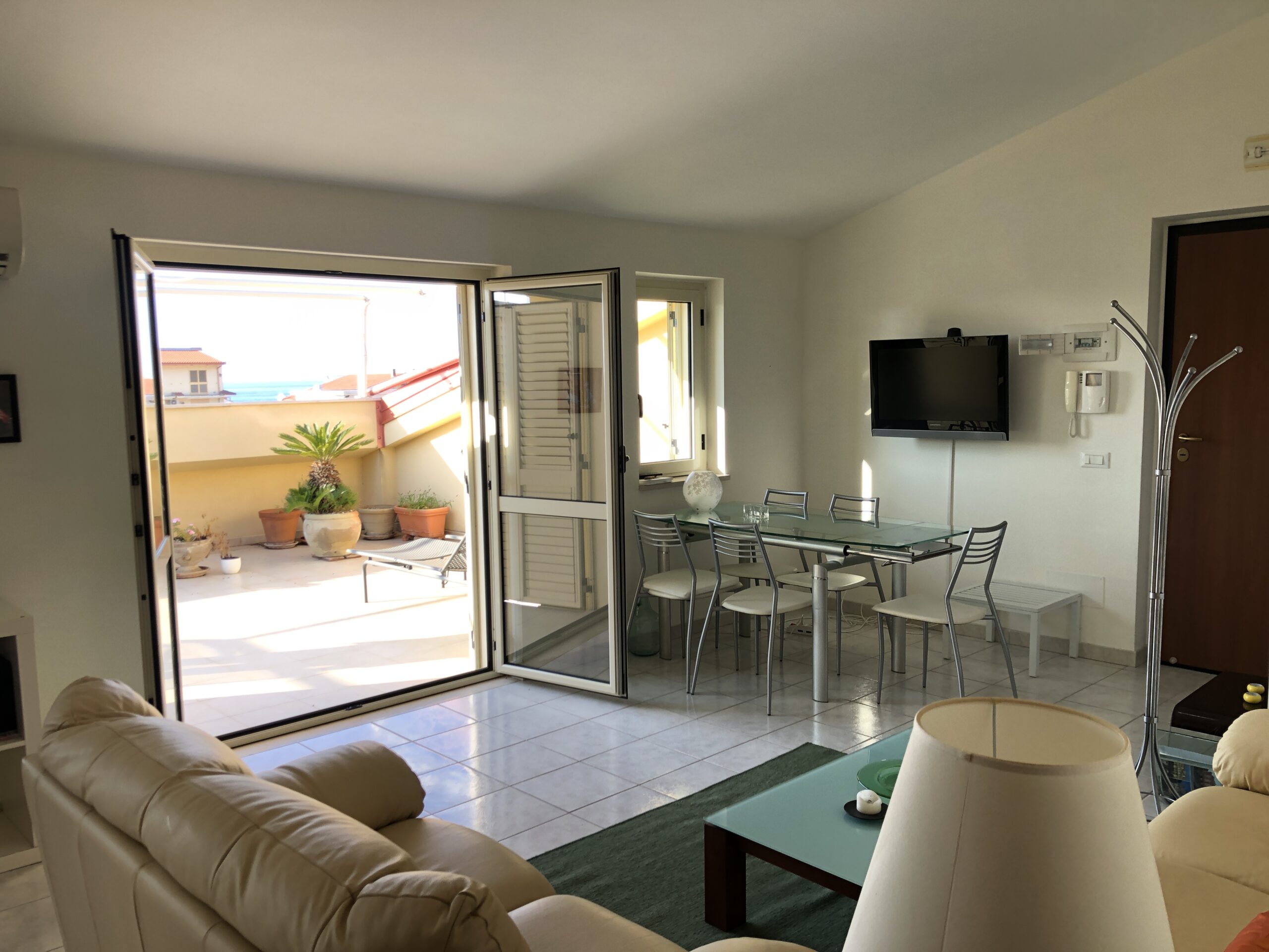 Penthouse apartment for sale located in Marinella Pizzo Calabria with sea views and large terrace and garage.